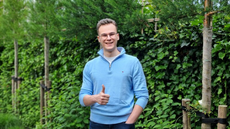 Corné van VOS. SELECTED is een Automakelaar en leaseadviseur en stelt zichzelf voor.